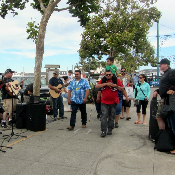 THE BAND &quot;SAPPHIRE&quot; PLAYS AT FISHERMAN'S WHARF.